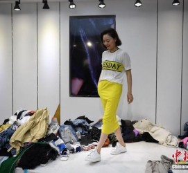 徐州兼职模特试衣服(兼职做试衣模特好吗)